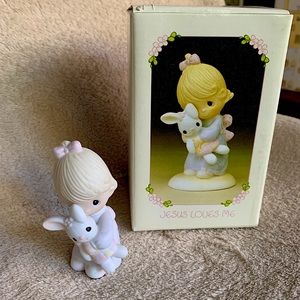 Jesus Loves Me figurine